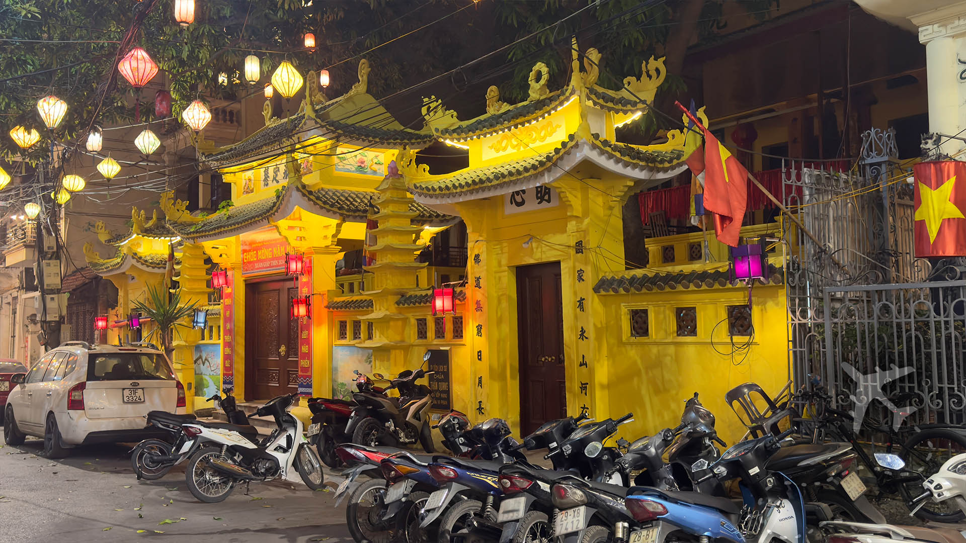 Hanoi's Old Quarter: A Vietnamese Journey Like No Other