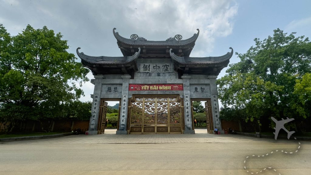 Entrance to Bai Binh Temple, Vietnam